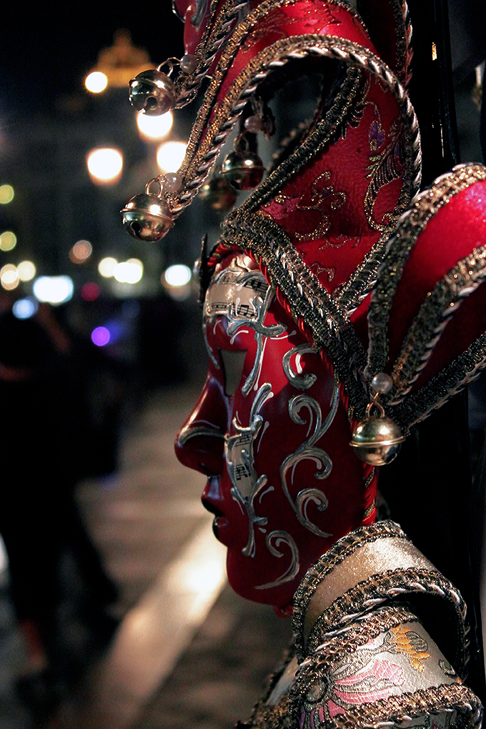 31 - Maschera e luci.jpg